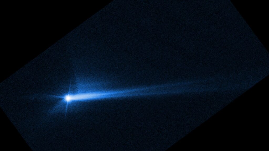 The asteroid seen by Hubble a few days after the DART collision.  // Source: NASA/ESA/STScI/Hubble (cropped image) The asteroid seen by Hubble a few days after the DART collision.  // Source: NASA/ESA/STScI/Hubble (cropped image)